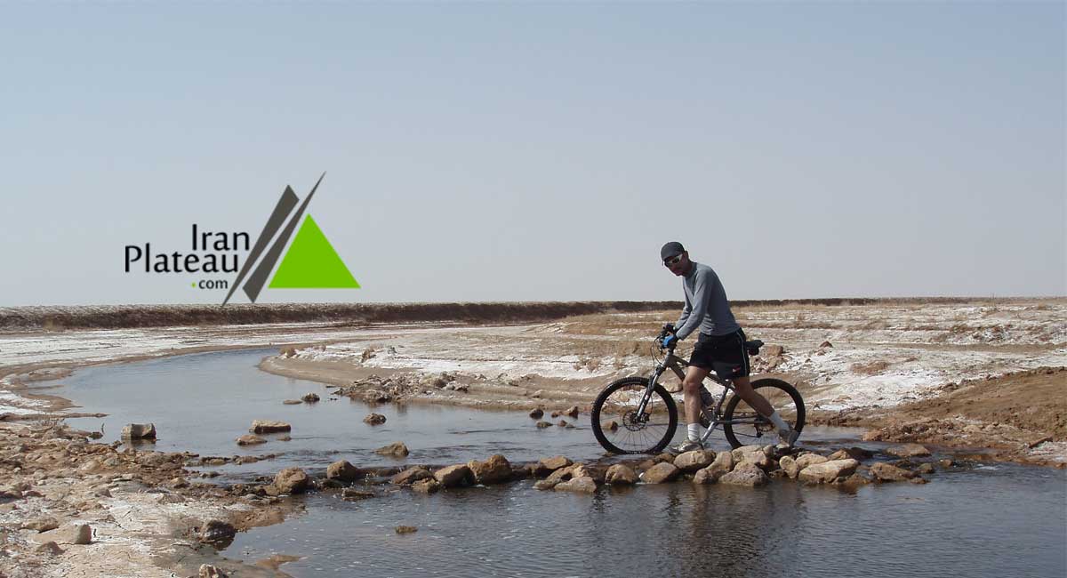 cycling Iran deserts